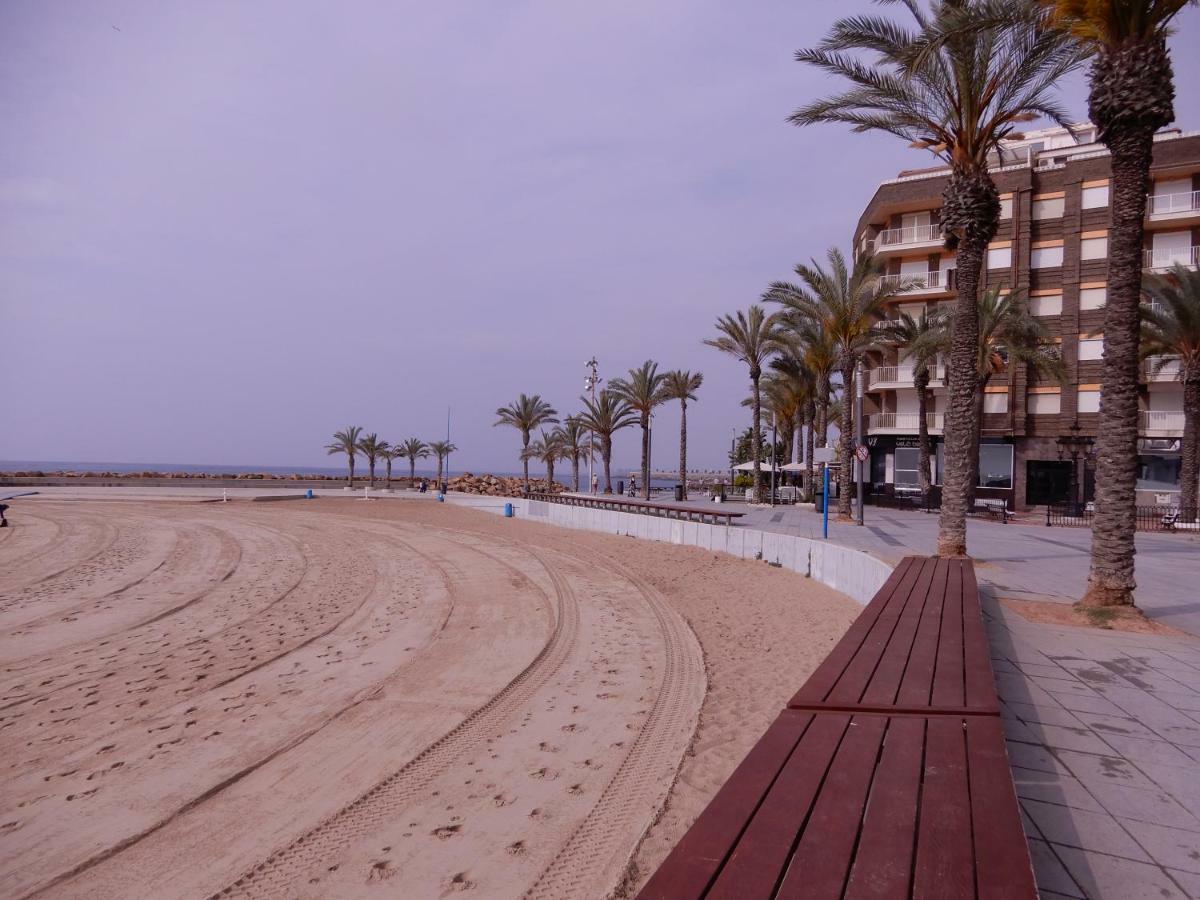 Edificio 1º Linea De Playa, En Paseo Maritimo De Torrevieja, Alicante, Costa Blanca Exterior photo
