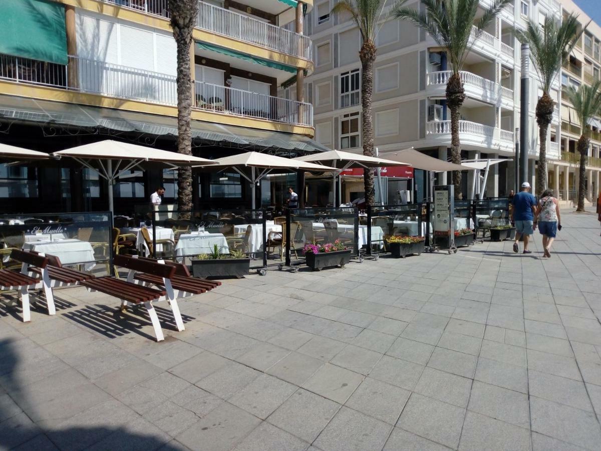 Edificio 1º Linea De Playa, En Paseo Maritimo De Torrevieja, Alicante, Costa Blanca Exterior photo
