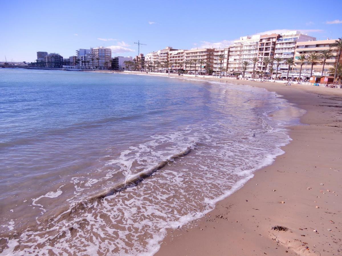 Edificio 1º Linea De Playa, En Paseo Maritimo De Torrevieja, Alicante, Costa Blanca Exterior photo