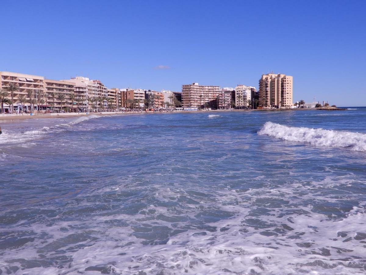 Edificio 1º Linea De Playa, En Paseo Maritimo De Torrevieja, Alicante, Costa Blanca Exterior photo